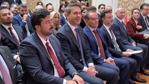 Bakan Bayraktar: Türkiye 2053'te Karbon Nötr Ekonomi Olacak, ENI ile Büyük Anlaşma Geliyor