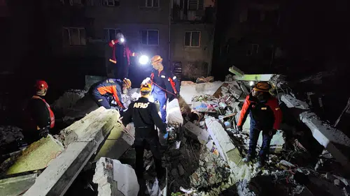 Büyük bir gürültüye koştular, korkutan manzarayla karşılaştılar!