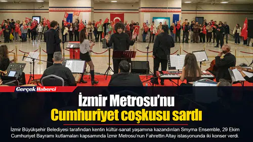 İzmir Metrosu’nu Cumhuriyet coşkusu sardı
