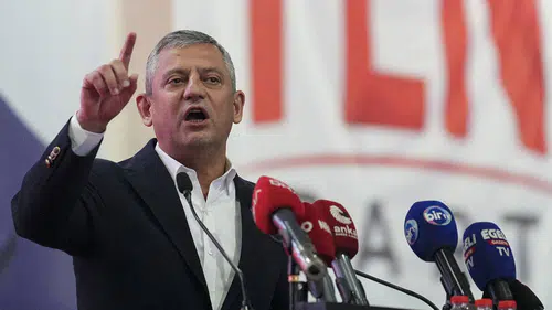 Özgür Özel: Bunlar korkanları alır, yılgınları yener; o seçimi alacağız