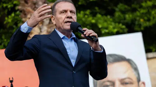Mersin Büyükşehir Belediye Başkanı Vahap Seçer ve iki ilçe başkanı gözaltına alındı