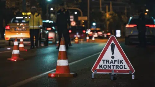 Karşıyaka sahilinde 802 araç denetlendi, 110 sürücüye ceza kesildi