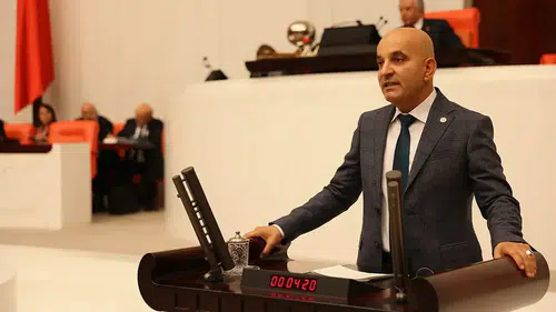 Mahir Polat’tan dikkat çeken paylaşım: “İşitiyor musun İzmir!”