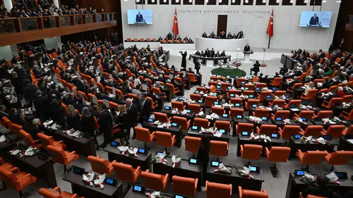 Yeni Parti'nin Meclis protestosunu Mersin operasyonları tetikledi