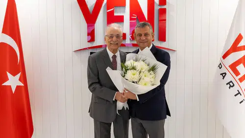 Murat Karayalçın CHP'den istifa ederek YENİ Parti'ye geçti