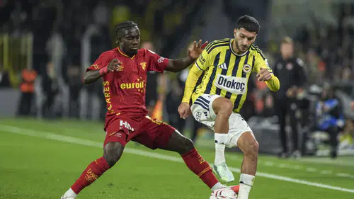 Göztepe, Fenerbahçe'yi deplasmanda 2-1 yendi