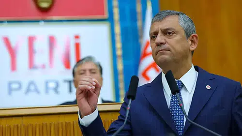 Özgür Özel'den Cemil Tugay'a sert tepki: O namussuzu aday yapmasaydım