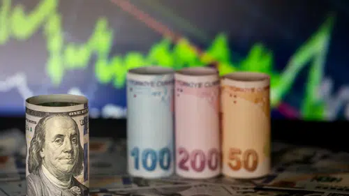 Dolar/TL kuru yeni rekor seviyesine yükseldi