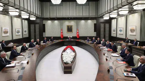 Cumhurbaşkanlığı Kabinesi fon krizi ve terörsüz Türkiye sürecini masaya yatıracak