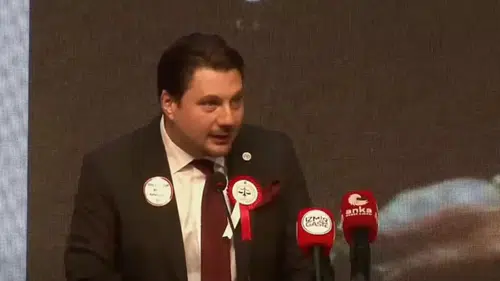 İzmir Barosu'nda başkanlık yarışı sonuçlandı: Serhat Sökmen 101 oy farkla kazandı
