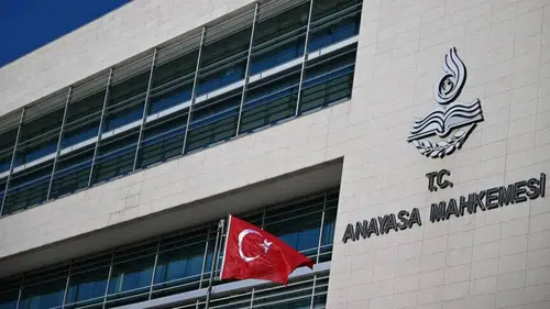 AYM, emekli ikramiyesindeki kıdem tazminatı şartını esastan inceleyecek