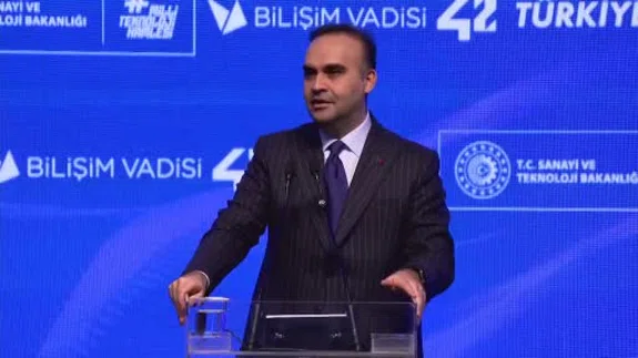 Bakan Kacır: "Bugün 23 yıl öncesine göre bambaşka bir Türkiye var"