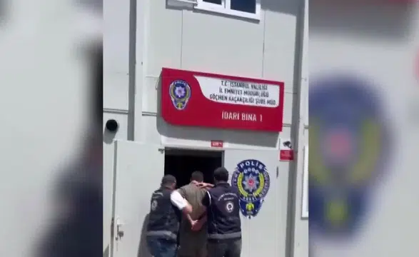 Interpol'ün aradığı şüpheli İstanbul Havalimanı'nda yakalandı