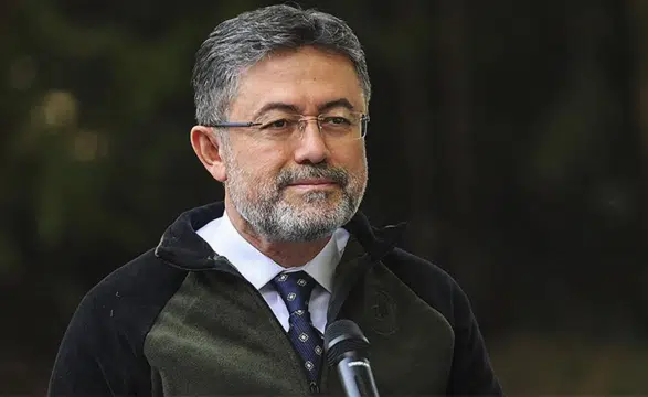 Bakan Yumaklı 5 ildeki 6 aktif yangını açıkladı