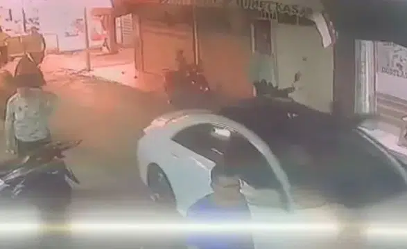 Kuruçay'da bıçaklı saldırıda hayatını kaybeden sürücünün son anları güvenlik kamerasında görüntülendi