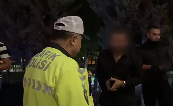 Alkollü sürücünün yalanını kuzeni polis ekiplerine ifşa etti