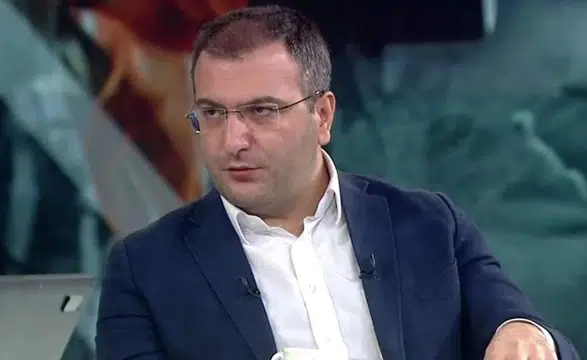 Şantaj suçlamasıyla gözaltına alınan Cem Küçük adliyeye sevk edildi