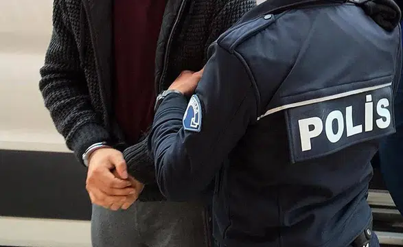 İzmir'de Yasa Dışı Bahis Operasyonunda 20 Kişi Tutuklandı