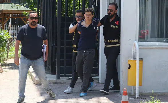 Ablalarına “içlerine şeytan girdi” diyerek saldıran erkek tutuklandı