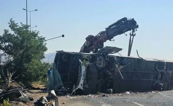 Kayseri'de yolcu otobüsü devrildi: Çok sayıda yaralı var