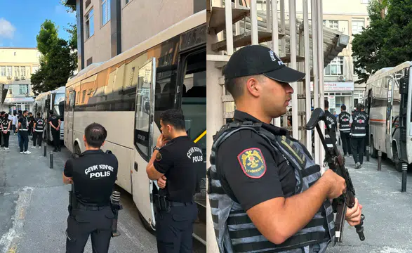Kuşadası Belediyesi'ne üçüncü dalga "rüşvet" operasyonu: 16 kişi adliyeye sevk edildi