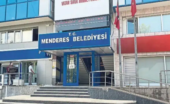 Menderes Belediyesi'ndeki ikinci dalga operasyonda 7 kişi tutuklandı