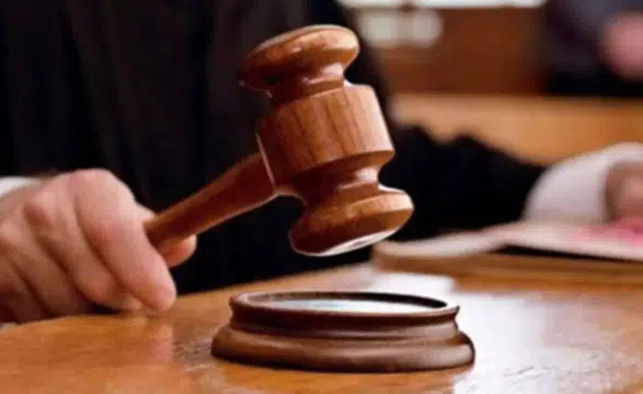 İzmir'de çocukların boğazına bıçak dayayan baba 8 yıl 3 ay hapis cezası aldı
