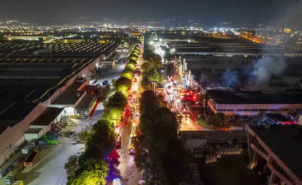 Manisa'daki İnci Akü fabrikasındaki yangın kontrol altına alındı