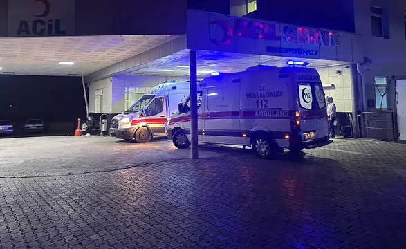 İzmir'de 80 işçi gıda zehirlenmesi şüphesiyle hastaneye kaldırıldı