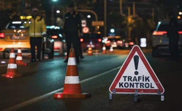 Karşıyaka sahilinde 802 araç denetlendi, 110 sürücüye ceza kesildi