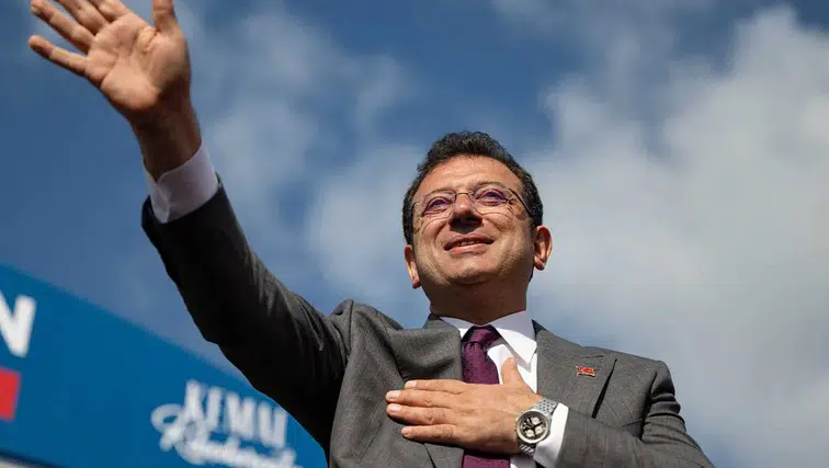 Ekrem İmamoğlu CHP üyeliğini sonlandırarak yeni parti çağrısı yaptı