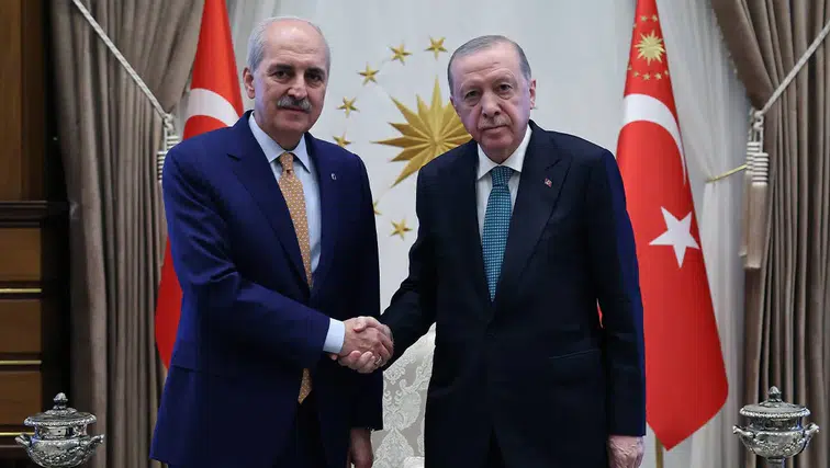 Erdoğan çerçeve yasa sonrası Kurtulmuş'u külliyede kabul etti