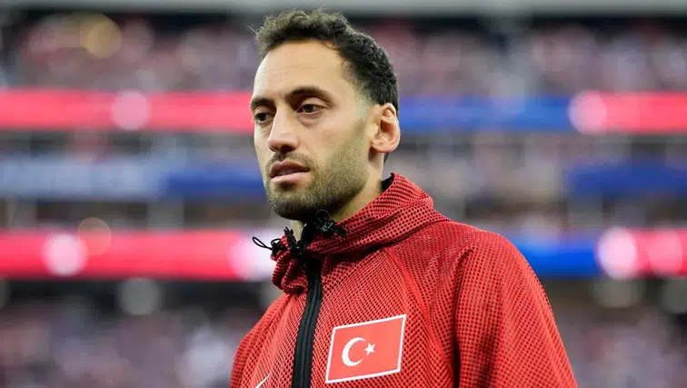 Inter milli yıldız Hakan Çalhanoğlu için transfer kararını verdi