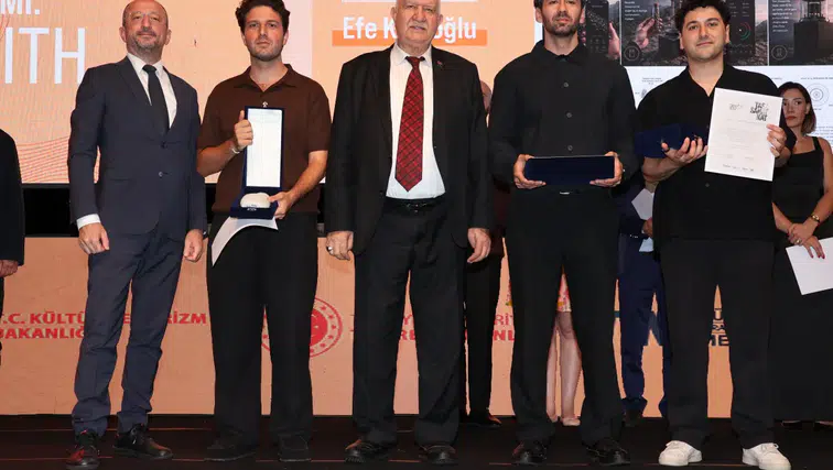 Doğal Taşı En İyi Tasarlayanlar Ödüllerini Aldı
