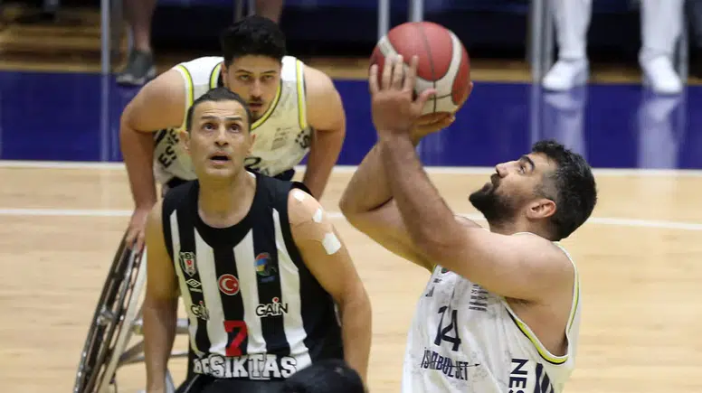 Dev derbide ilk raundu Fenerbahçe aldı: Seride avantaj cepte
