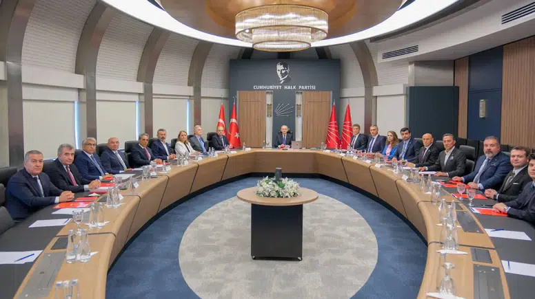 Kılıçdaroğlu TBMM yerine kurullarını neden topluyor?