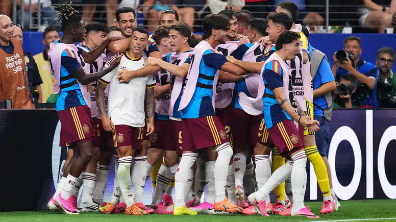 İlk finalist İspanya: Fransa'yı 2-0 geçti