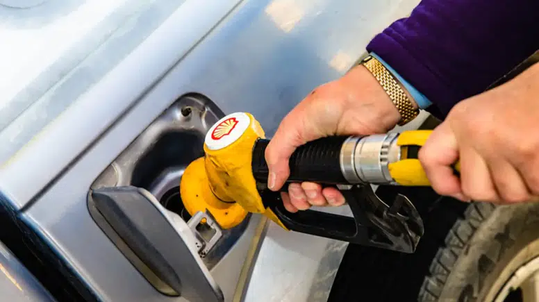 Benzine bir zam daha: Fiyatlar gece yarısı değişti