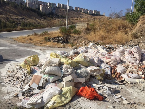 İlçe Moloz Yığınlarından Geçilmiyor
