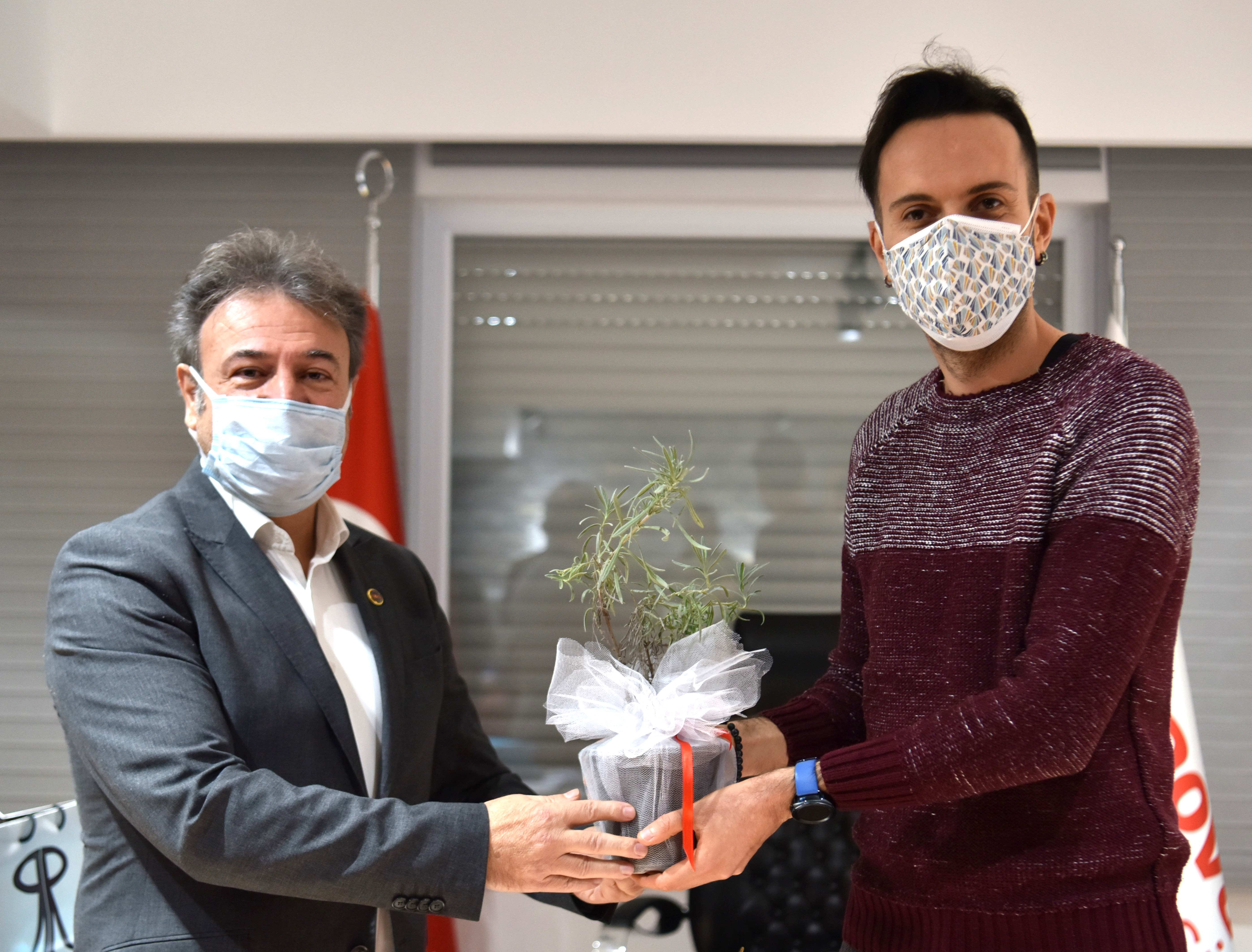Bornova’da her cana 1 fidan