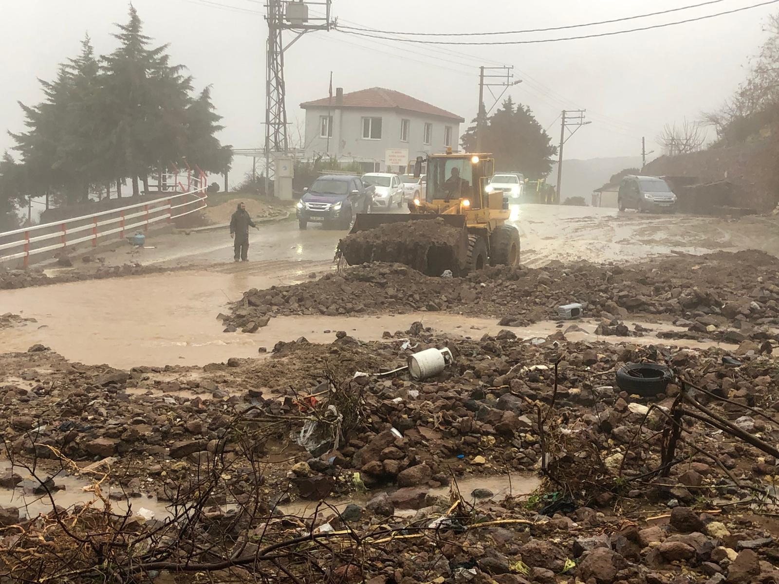 Bornova’da sel alarmı