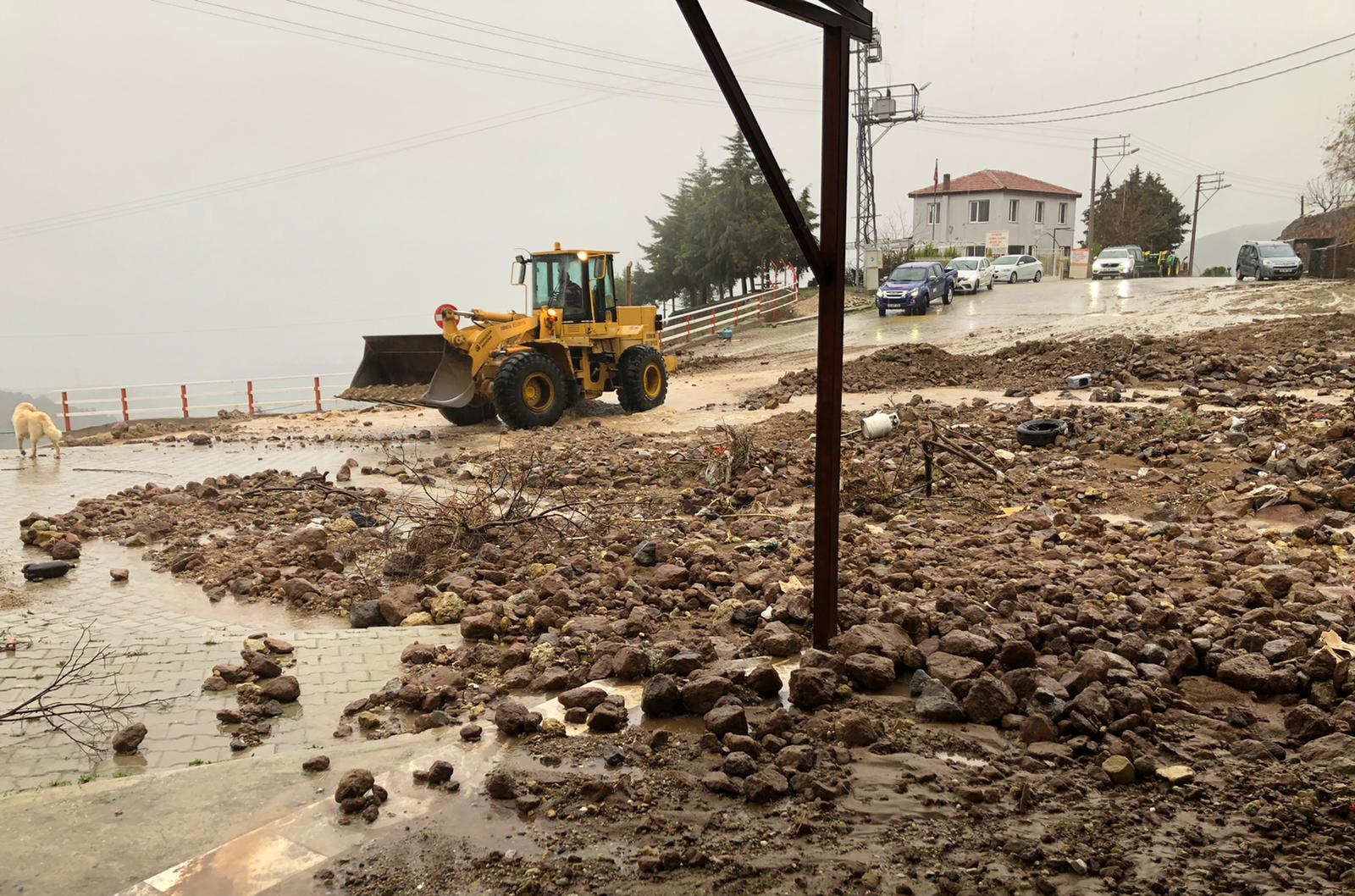 Bornova’da sel alarmı