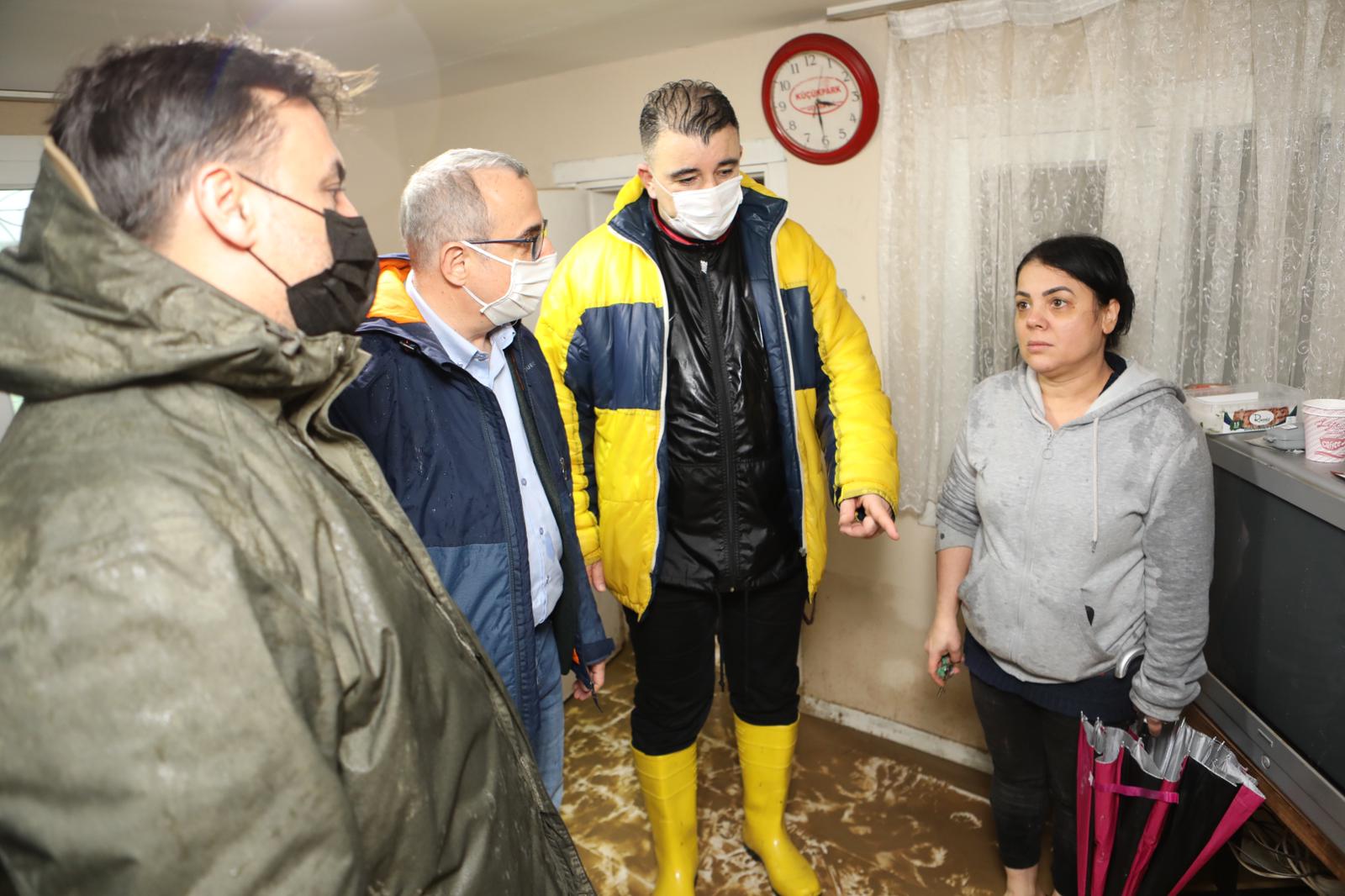 Ak Parti’den sel mağdurlarına ziyaret