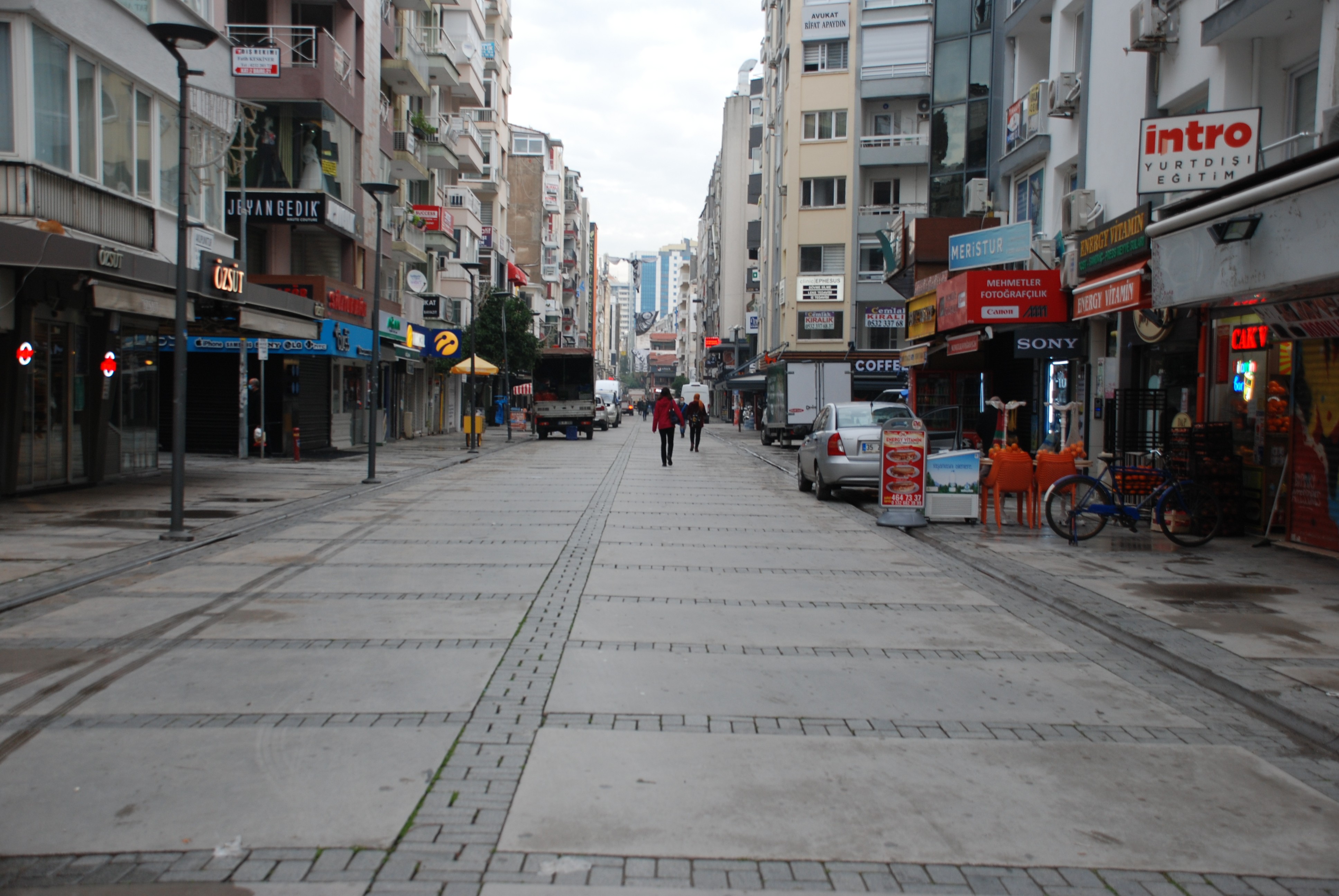 İzmir’de sular çekildi