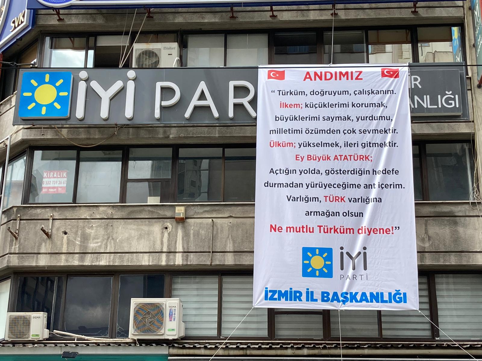 İYİ Parti İzmir İl Başkanı Kırkpınar, "Andımızın bir zararı varsa açıklamaları gerekiyor"