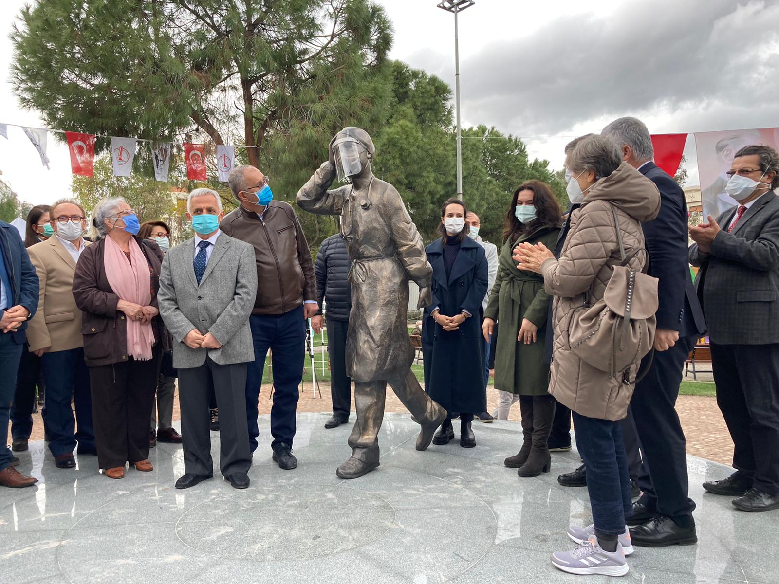 Sağlık Çalışanlarına Saygı Anıtı açıldı