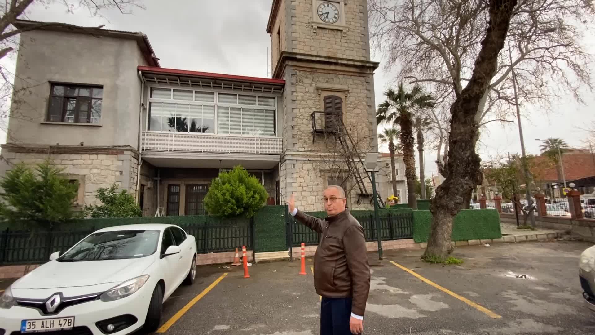 İzmir'de tarihi skandal! Balkon keyfi için 131 yıllık binaya kaçak PVC yaptırdı