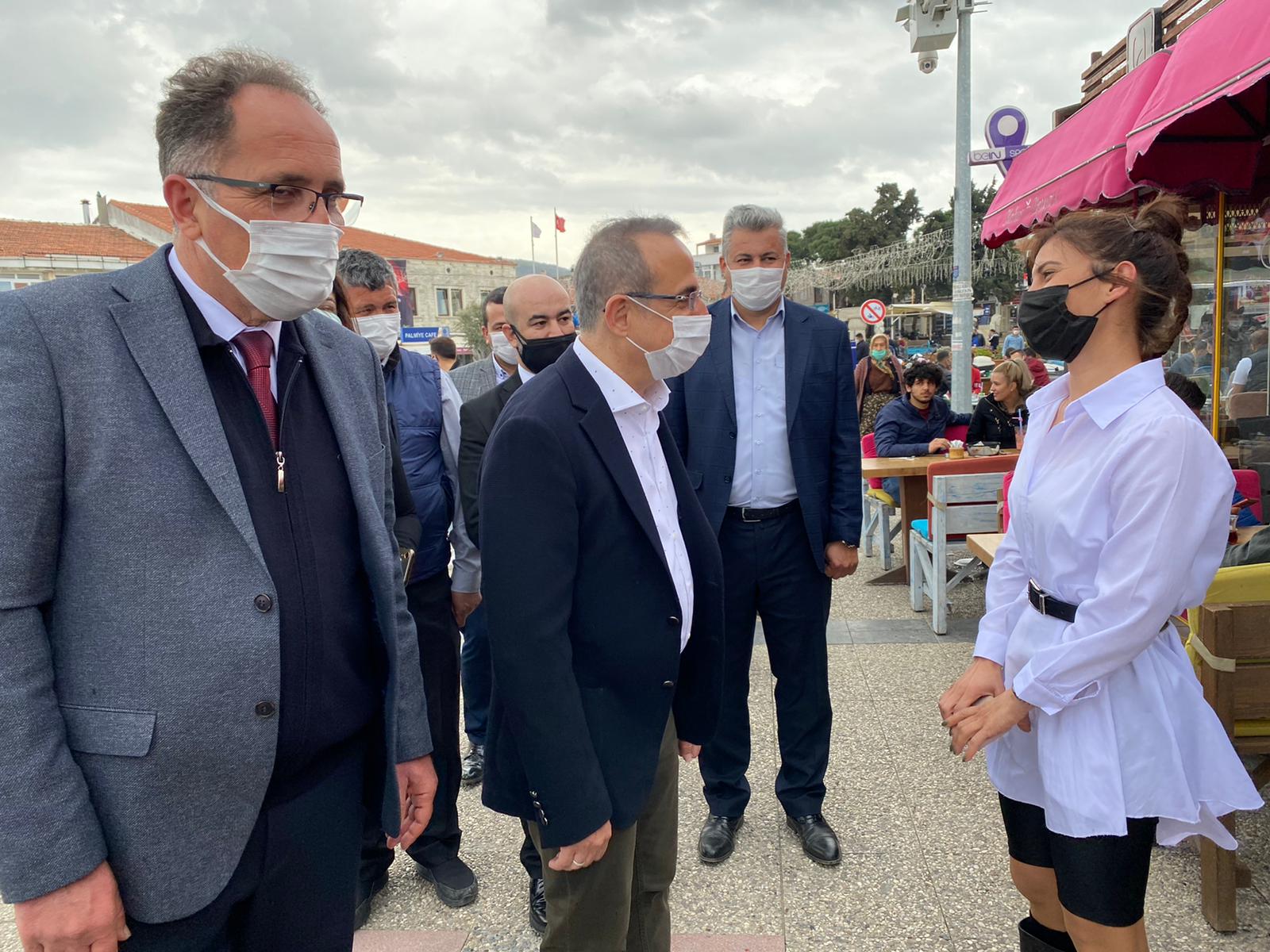 AK Parti İl Başkanı Sürekli Foça'da Esnafa umut verdi
