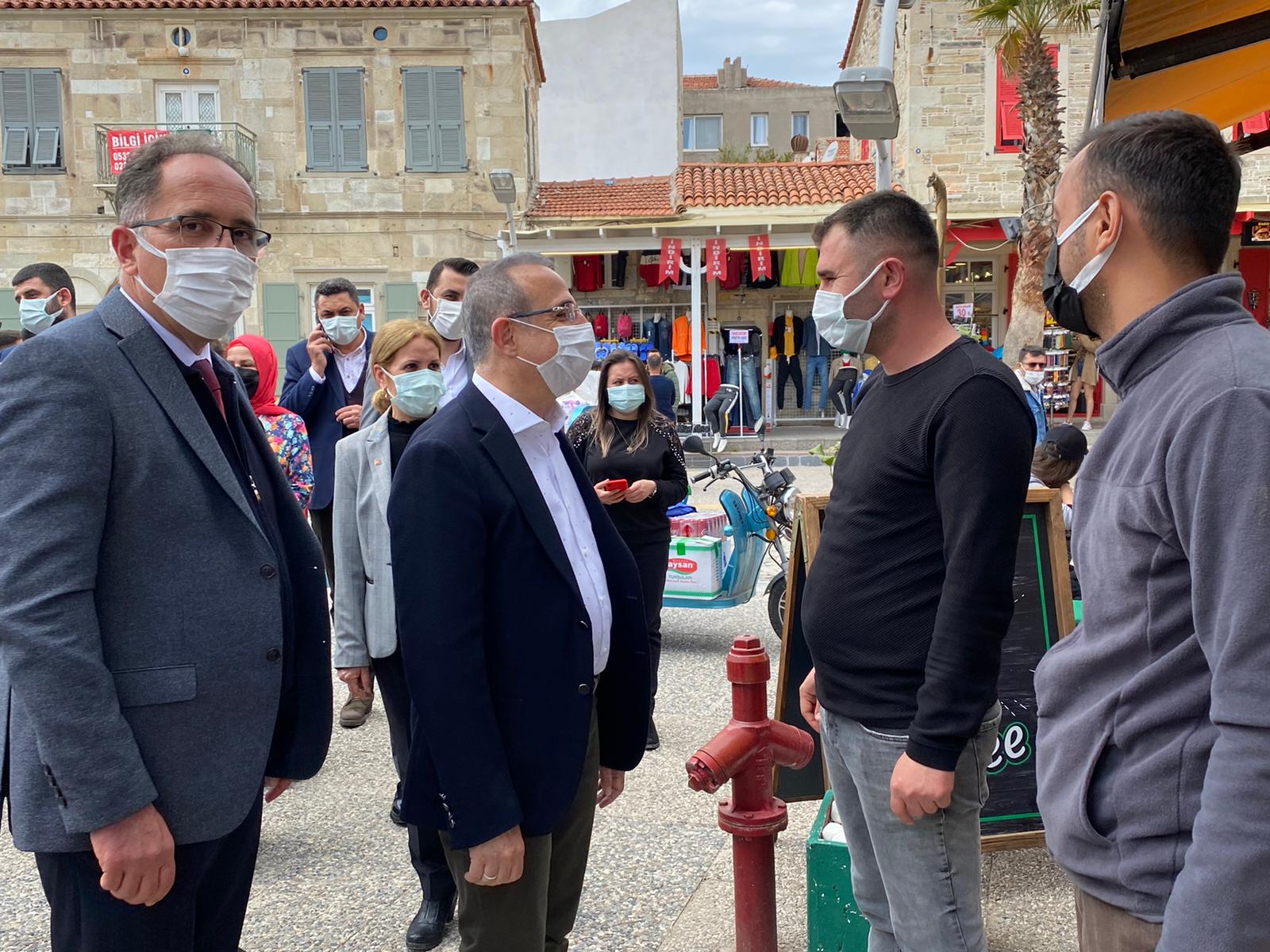 AK Parti İl Başkanı Sürekli Foça'da Esnafa umut verdi