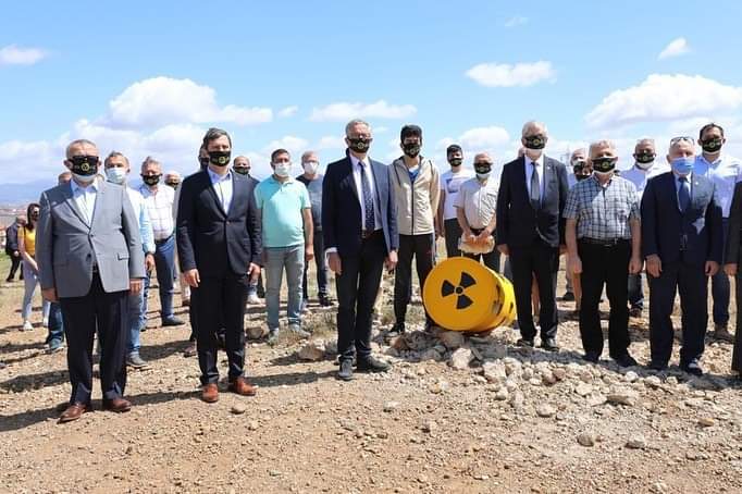 Halil Arda’dan nükleere karşı ‘duran adam’ eylemi